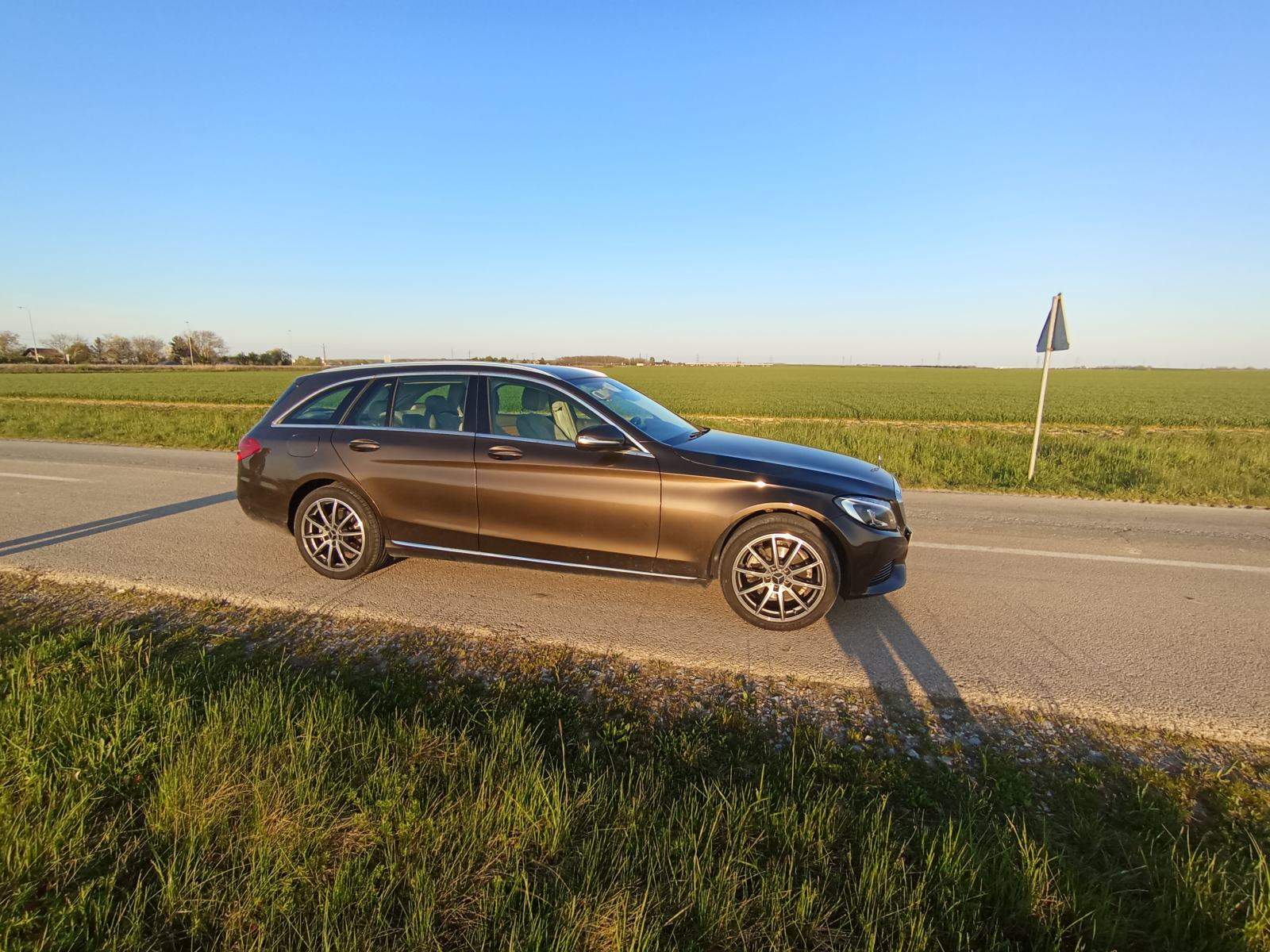 Mercedes C220d *REGISTRIRAN GODINU DANA* FULL LED, Parktronic, fotografija 13