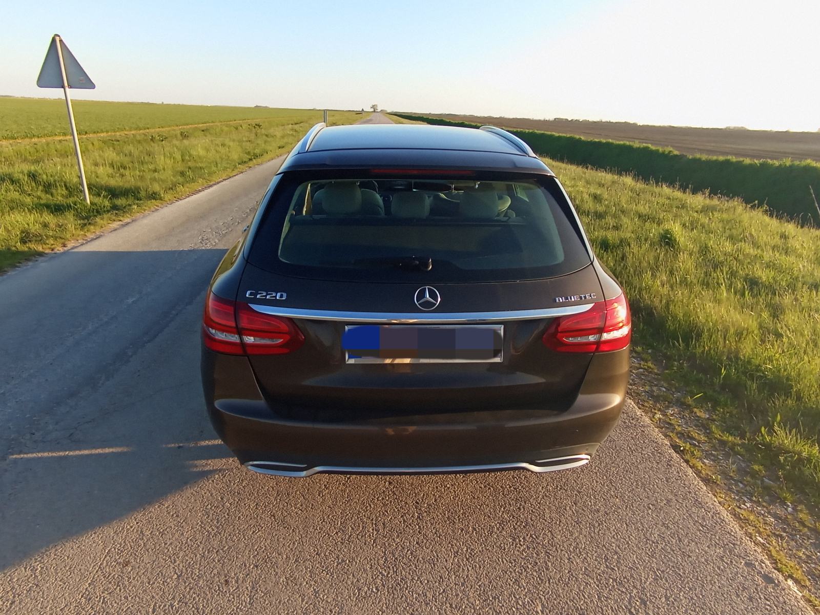 Mercedes C220d *REGISTRIRAN GODINU DANA* FULL LED, Parktronic, fotografija 15