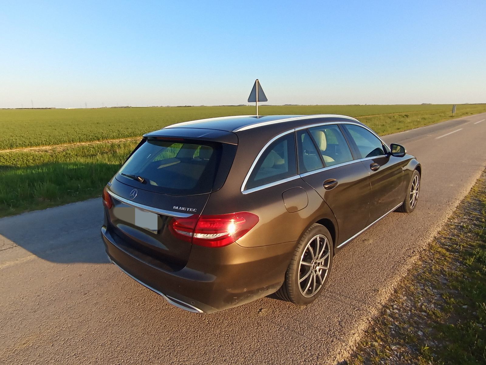 Mercedes C220d *REGISTRIRAN GODINU DANA* FULL LED, Parktronic, fotografija 14
