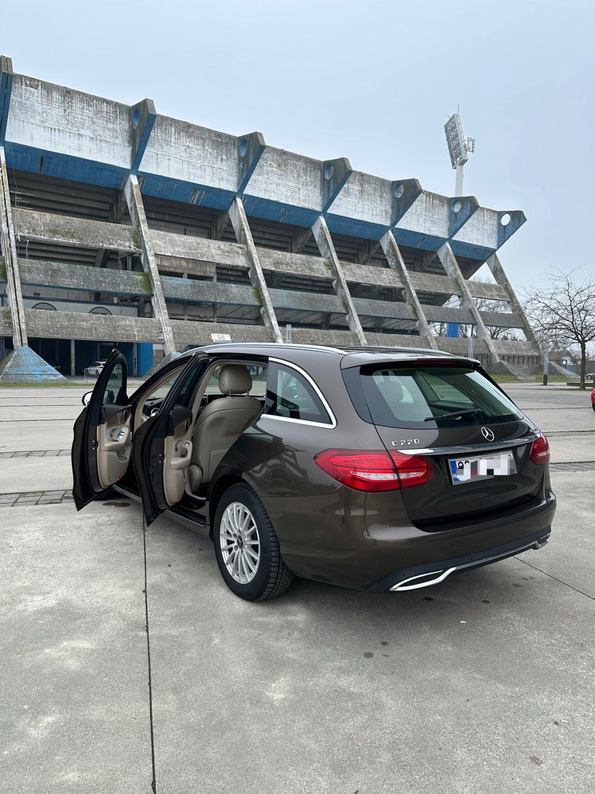Mercedes C220d *REGISTRIRAN GODINU DANA* FULL LED, Parktronic, fotografija 6