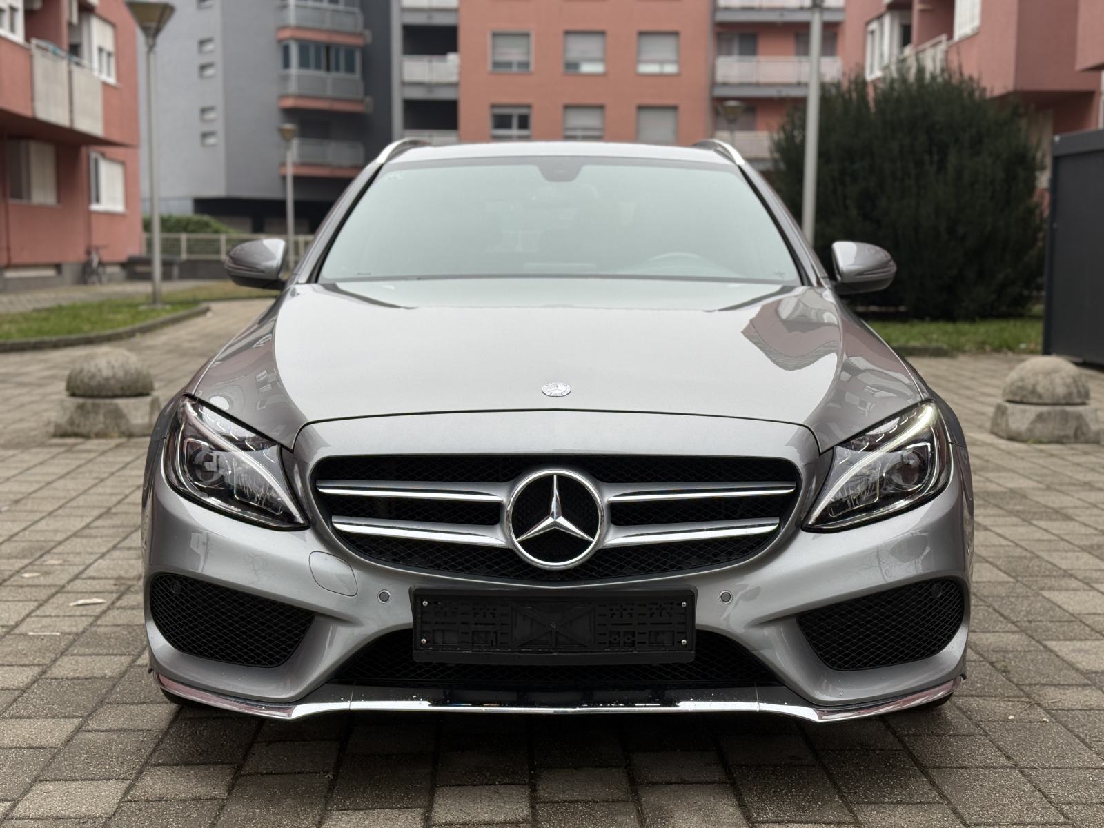 Mercedes C 300 h AMG / REG 1. god / CRNO NEBO / NAVI / AMG FELGE /, fotografija 3