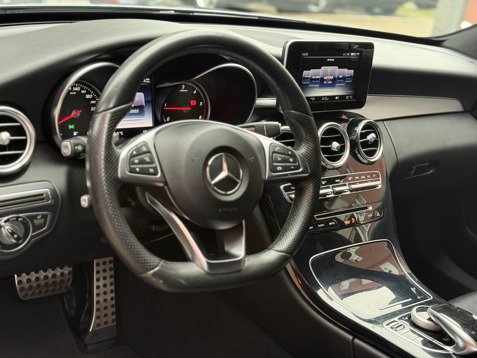 Mercedes C 300 h AMG / REG 1. god / CRNO NEBO / NAVI / AMG FELGE /, fotografija 13