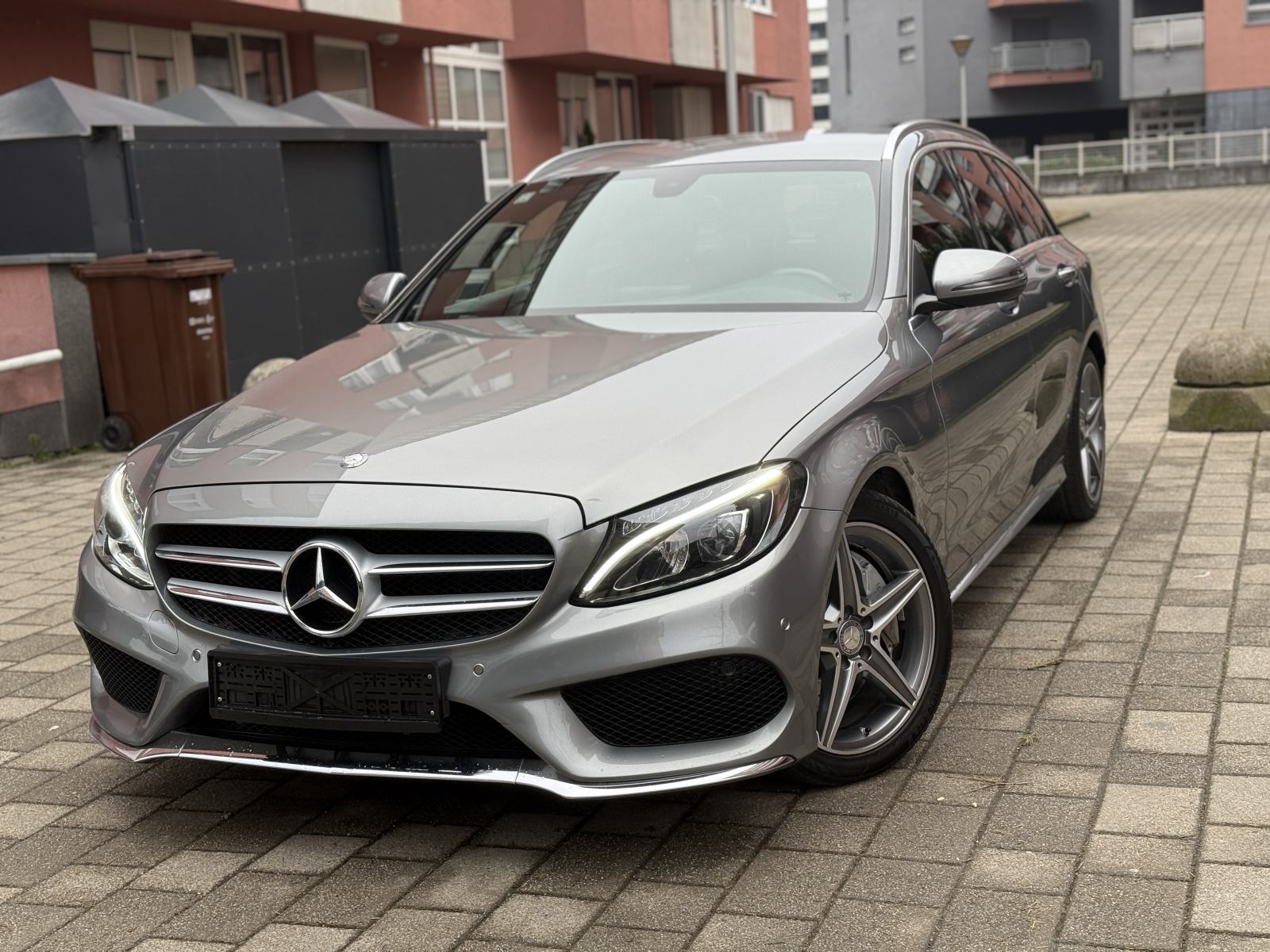 Mercedes C 300 h AMG / REG 1. god / CRNO NEBO / NAVI / AMG FELGE /, fotografija 2