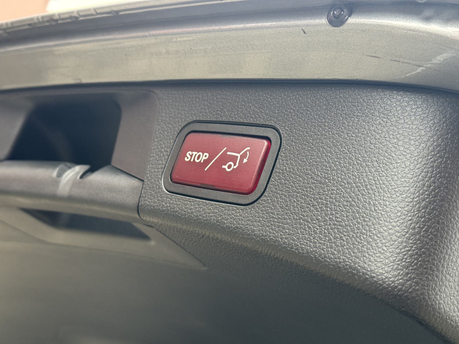 Mercedes C 300 h AMG / REG 1. god / CRNO NEBO / NAVI / AMG FELGE /, fotografija 18