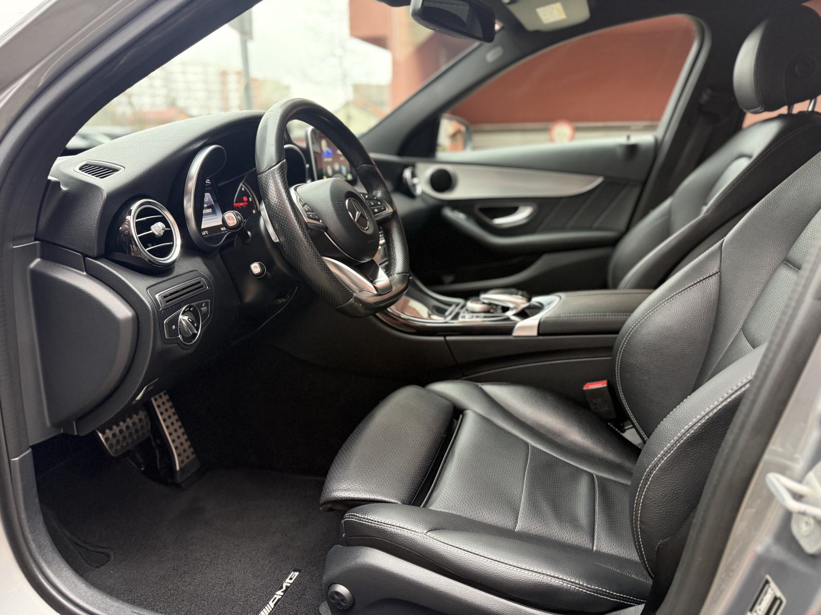 Mercedes C 300 h AMG / REG 1. god / CRNO NEBO / NAVI / AMG FELGE /, fotografija 14
