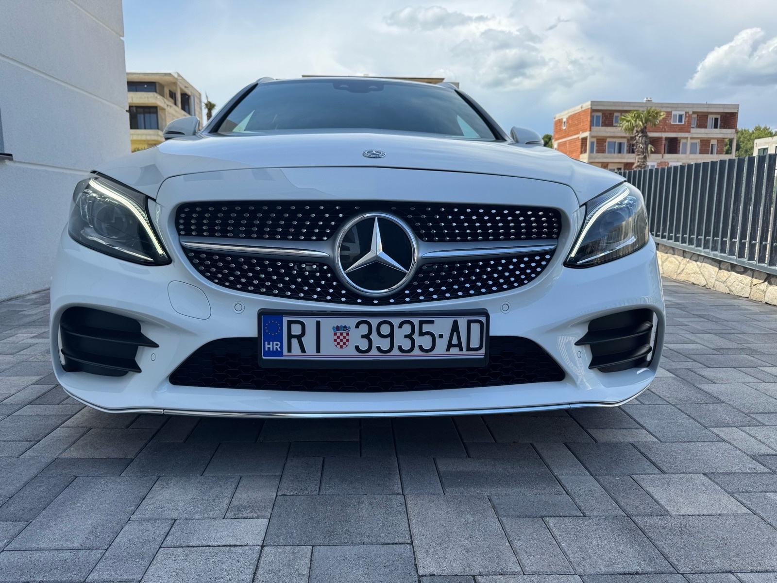 Mercedes-Benz C-klasa T-model C 180D AMG Line Karavan automatik, fotografija 3