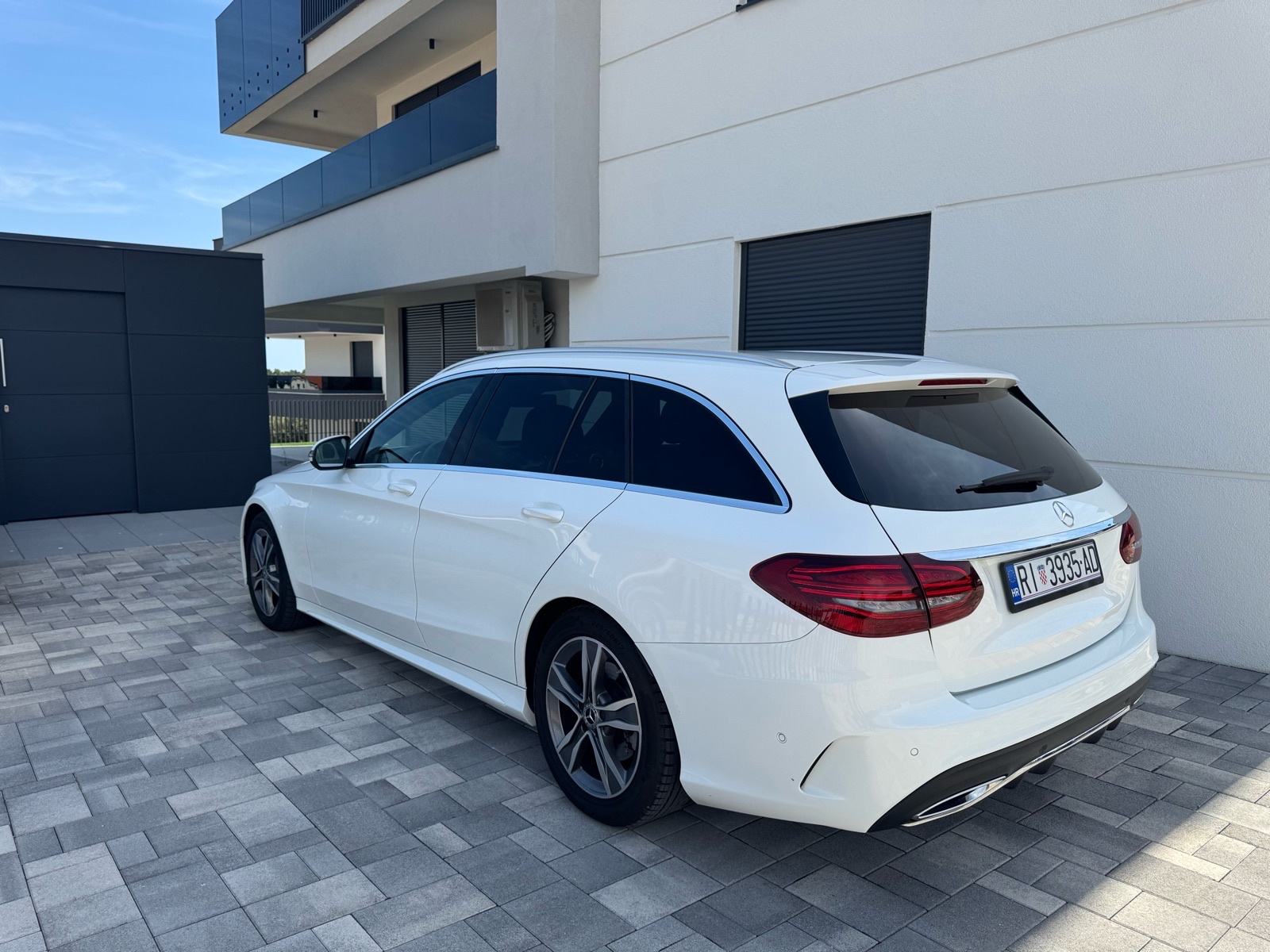 Mercedes-Benz C-klasa T-model C 180D AMG Line Karavan automatik, fotografija 18