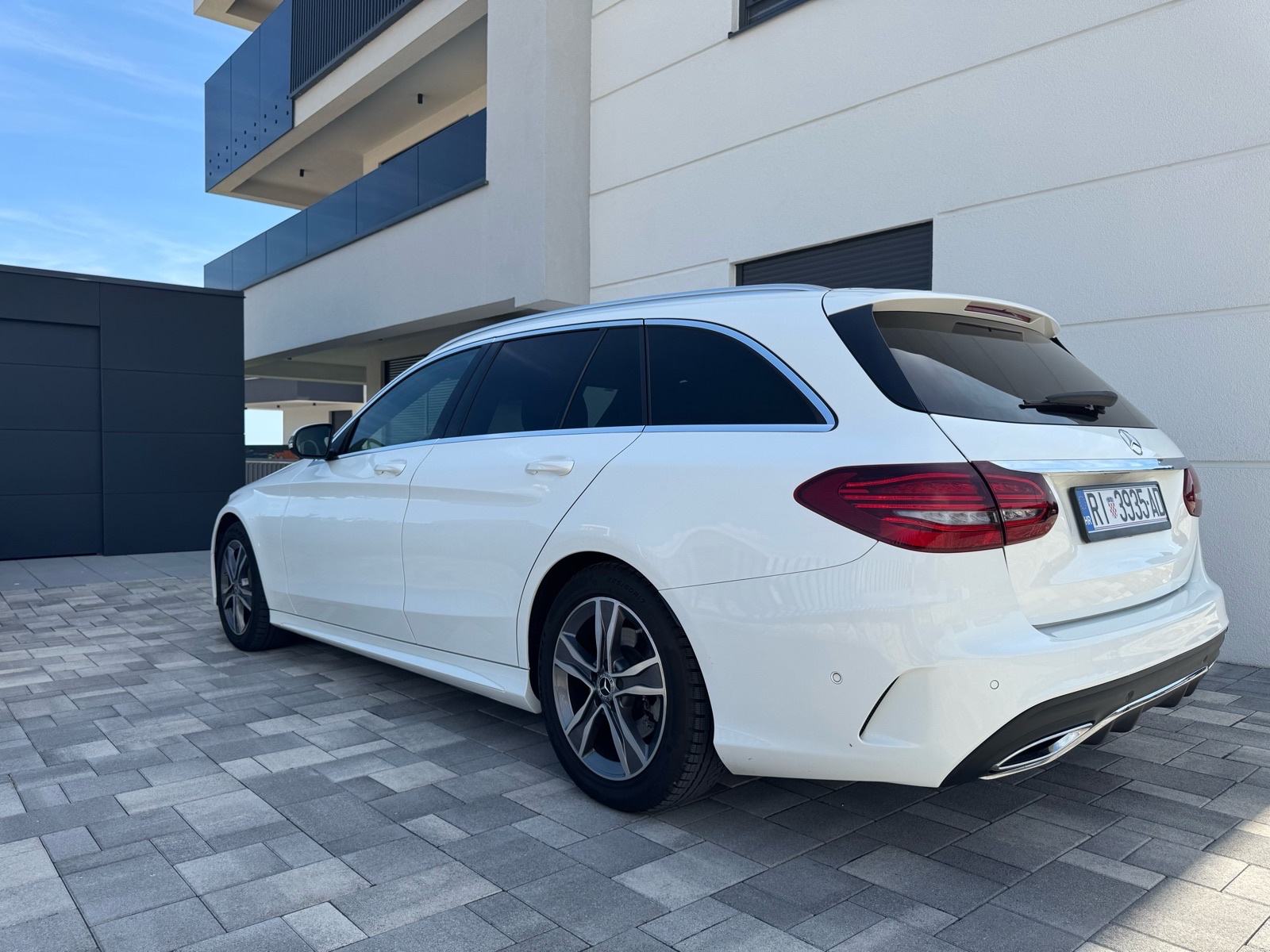 Mercedes-Benz C-klasa T-model C 180D AMG Line Karavan automatik, fotografija 2