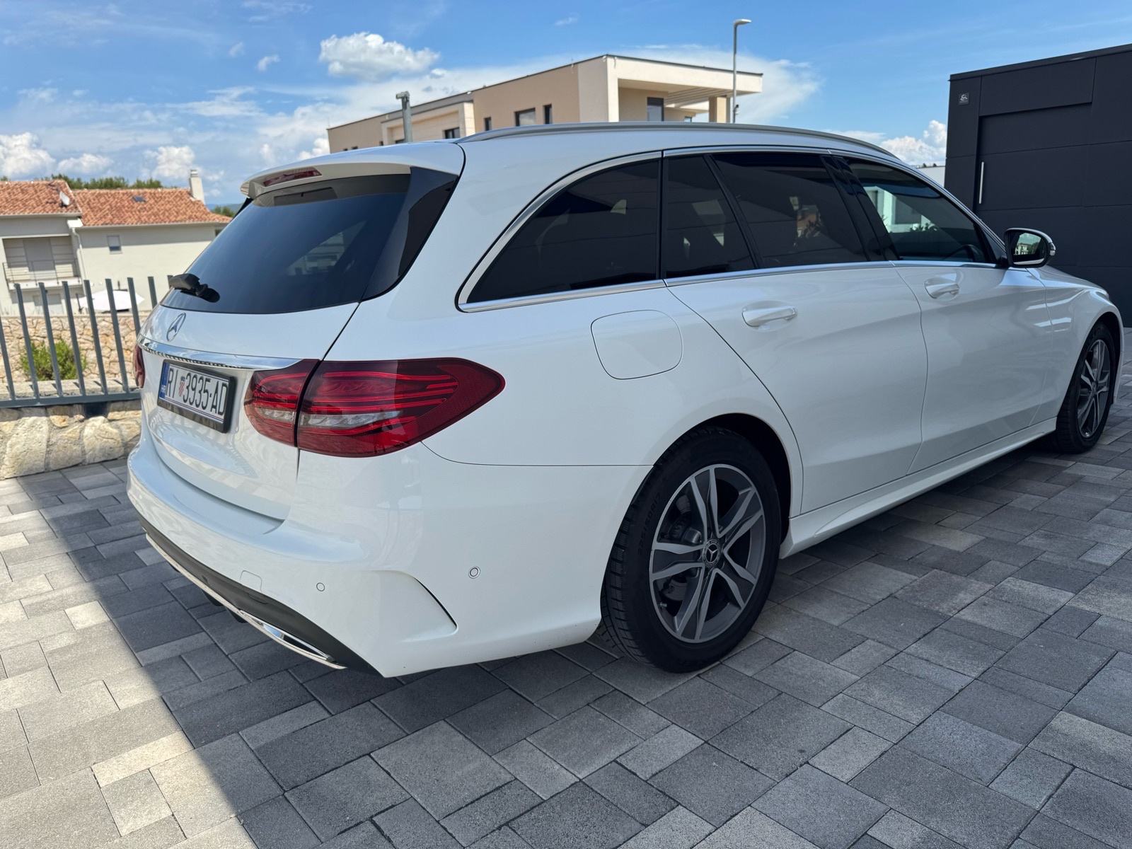 Mercedes-Benz C-klasa T-model C 180D AMG Line Karavan automatik, fotografija 6