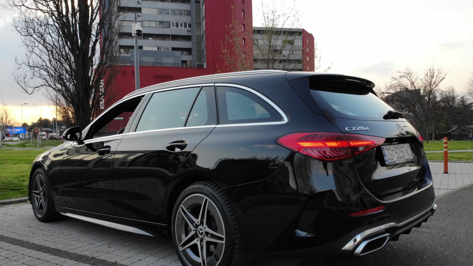 Mercedes C-klasa 220 d / Karavan / AMG / Gar. 4g / PDV / 220 KS, fotografija 15