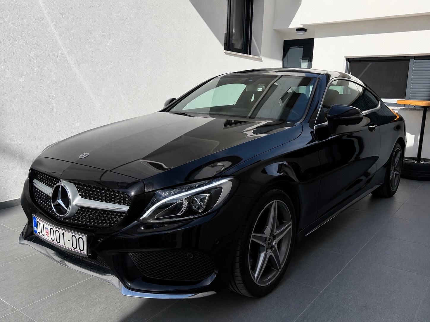 Mercedes-Benz C200 Coupe 2.0 184ks AMG /1. Vlasnik/Registriran/, pogled izvana - slika 1