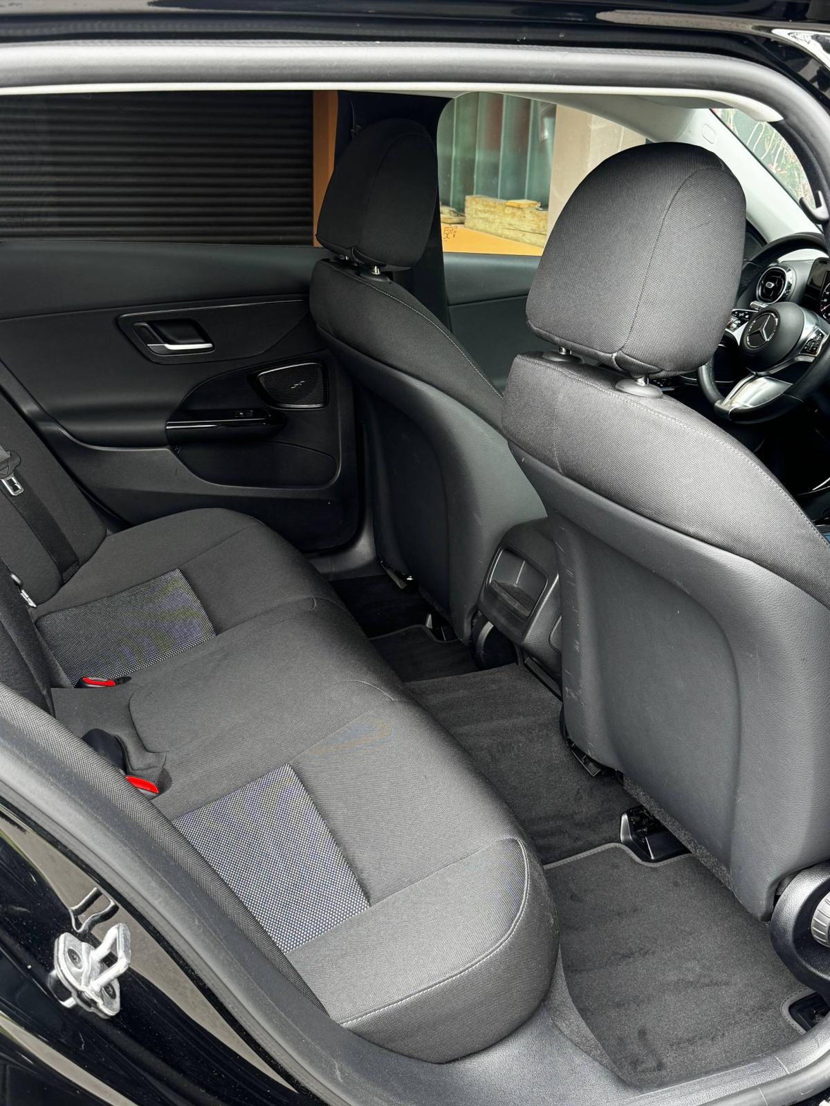 Mercedes-Benz C200d T-Model Avantgarde *U PDV-U*LED*NAVI*ASISTENTI*, fotografija 20