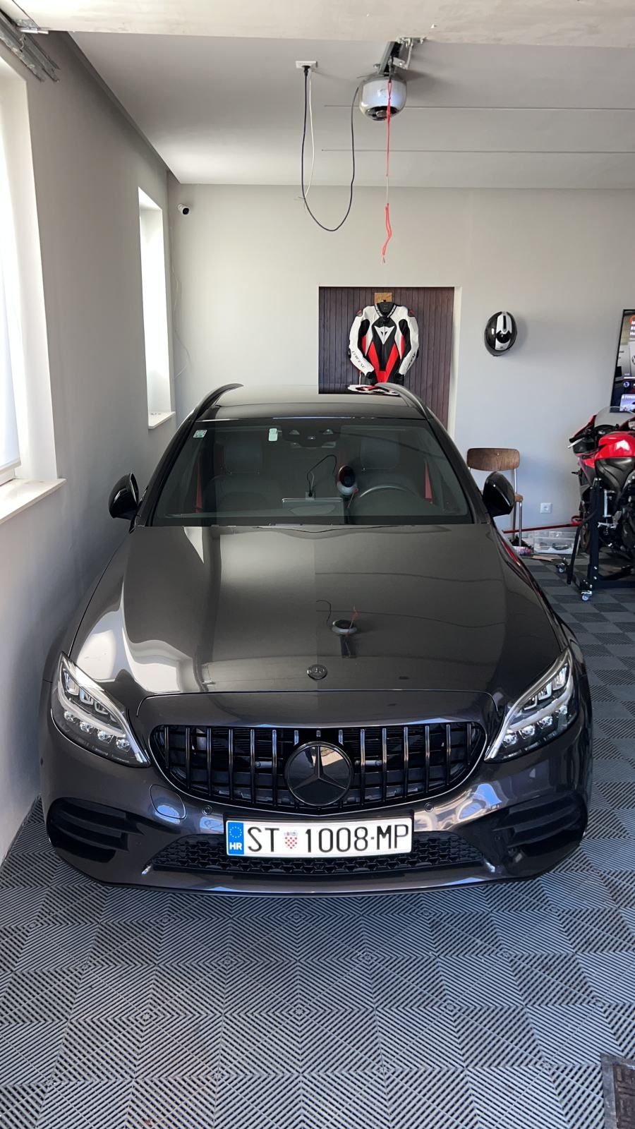 Mercedes-Benz C220D / AMG / PANO / BURMESTER /, pogled izvana - slika 1