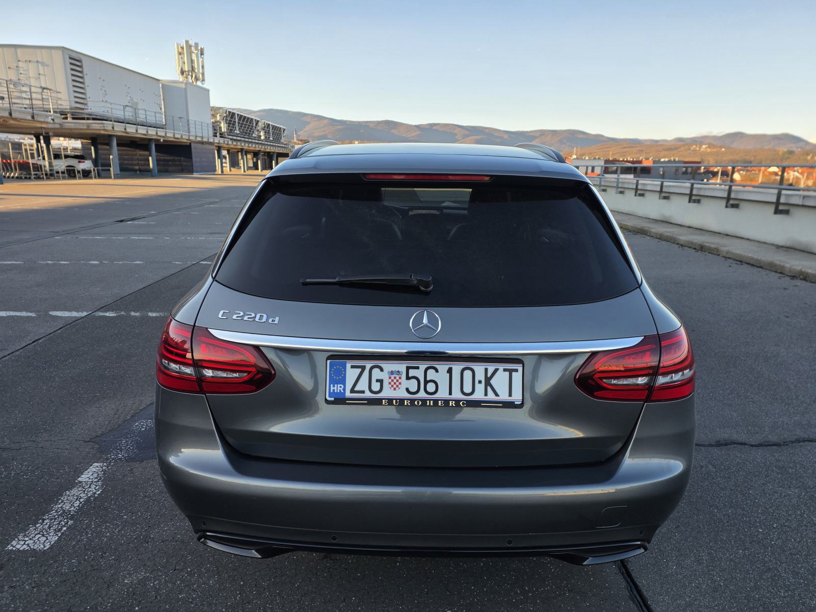 Mercedes-Benz C220d,redizajn,195ks, Automatik,LED,Alu 17,kamera, fotografija 9