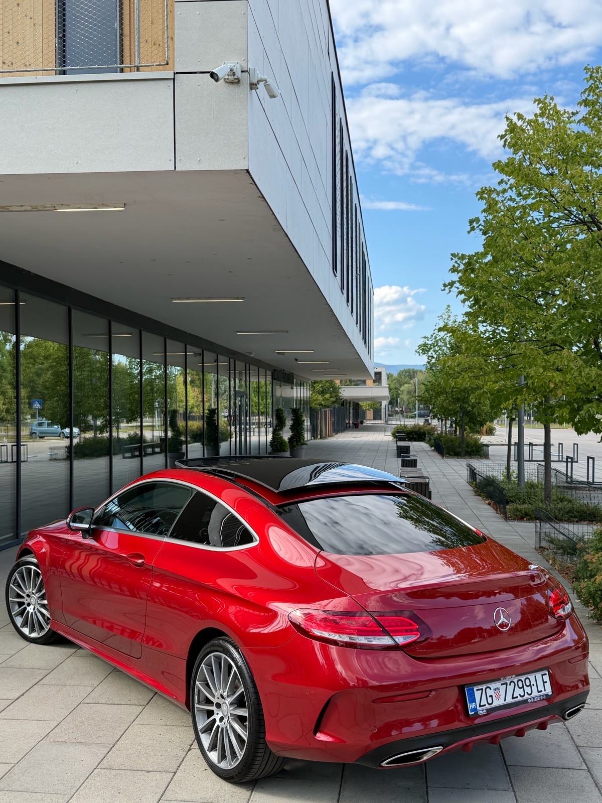 MERCEDES-BENZ C250 COUPE 3XAMG 2016., 211KS,BURMESTER,AMBI,PANORAMA, pogled izvana - slika 4