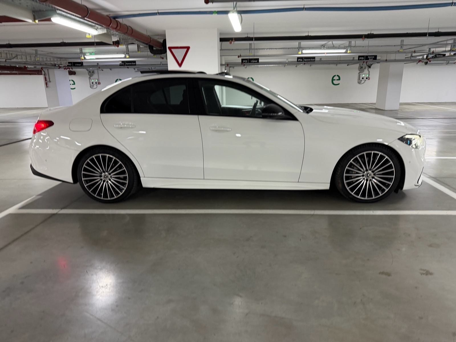 Mercedes-Benz C300d | AMG Line 2021 | Panorama | Bogata oprema, fotografija 8