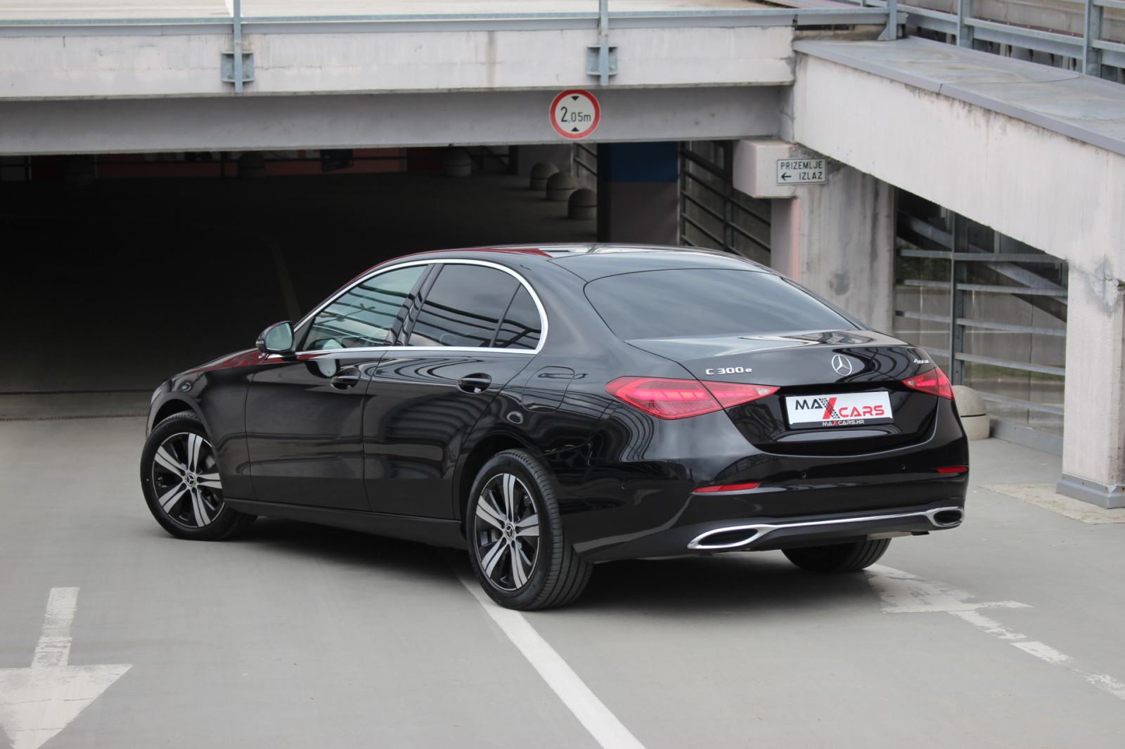 Mercedes-Benz C300e 4Matic•Avangarde•Kamere 360°•Grijanje sj.•Led•PDV, pogled izvana - slika 5