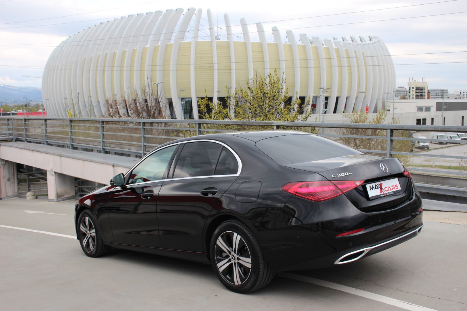 Mercedes-Benz C300e 4Matic•Avangarde•Kamere 360°•Grijanje sj.•Led•PDV, pogled izvana - slika 3