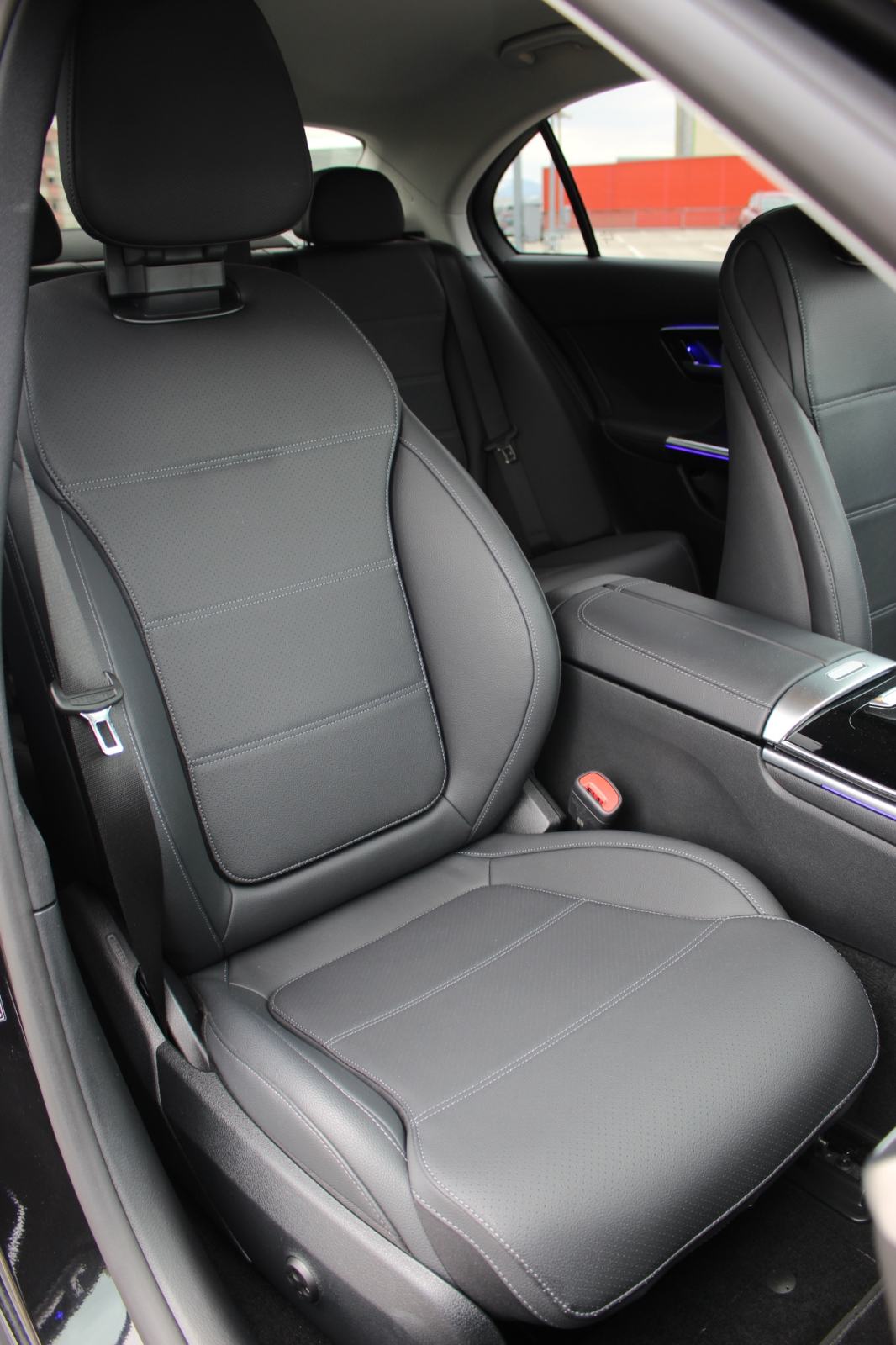 Mercedes-Benz C300e 4Matic•Avangarde•Kamere 360°•Grijanje sj.•Led•PDV, fotografija 19