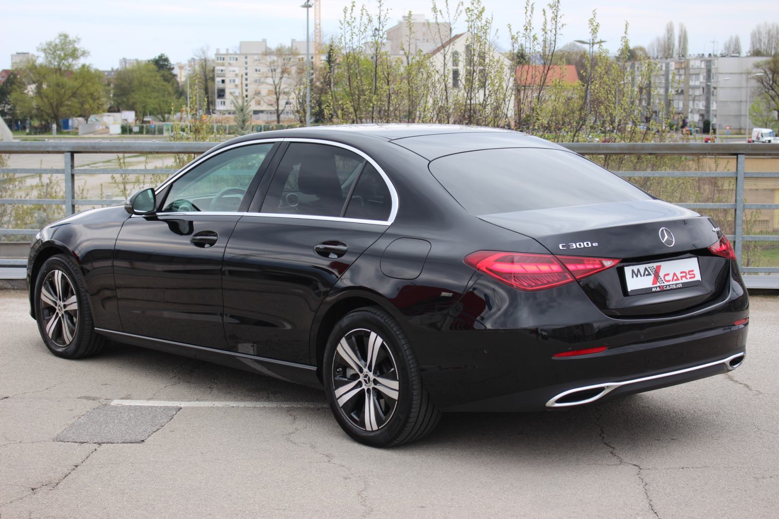Mercedes-Benz C300e 4Matic•Avangarde•Kamere 360°•Grijanje sj.•Led•PDV, fotografija 16