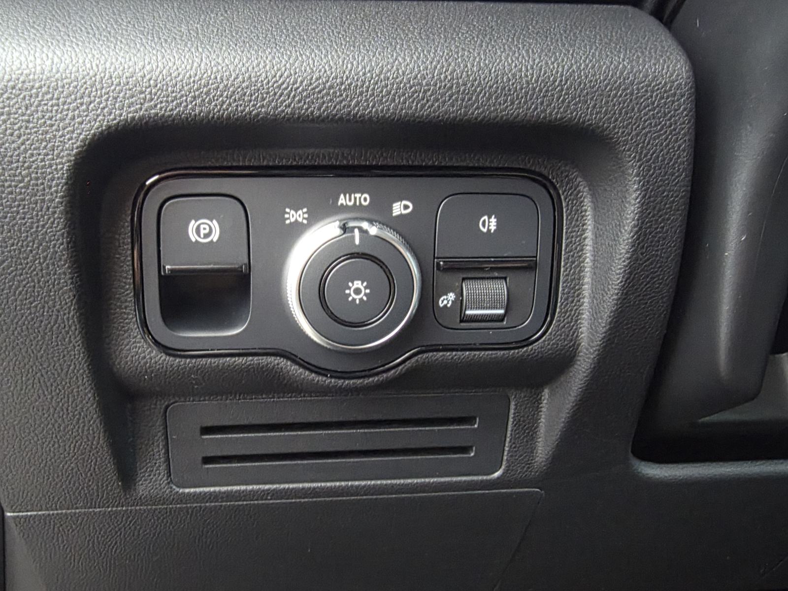 Mercedes-Benz Citan 180D automatik,PROGRESSIVE,LED,NAVI,ALCANTARA, fotografija 20