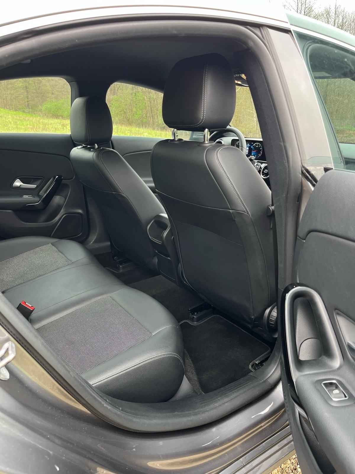 Mercedes-Benz CLA 180 / 7G / KAMERA / LED / WIDESCREEN / REG., fotografija 15
