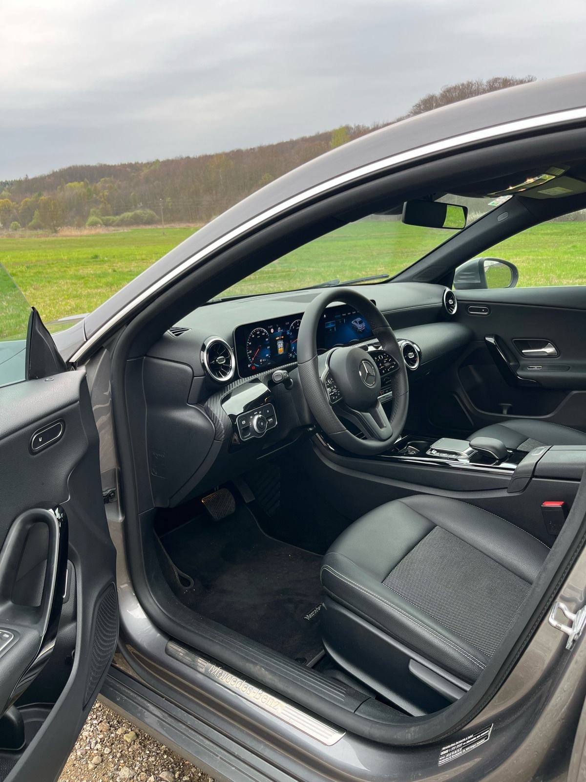Mercedes-Benz CLA 180 / 7G / KAMERA / LED / WIDESCREEN / REG., fotografija 11