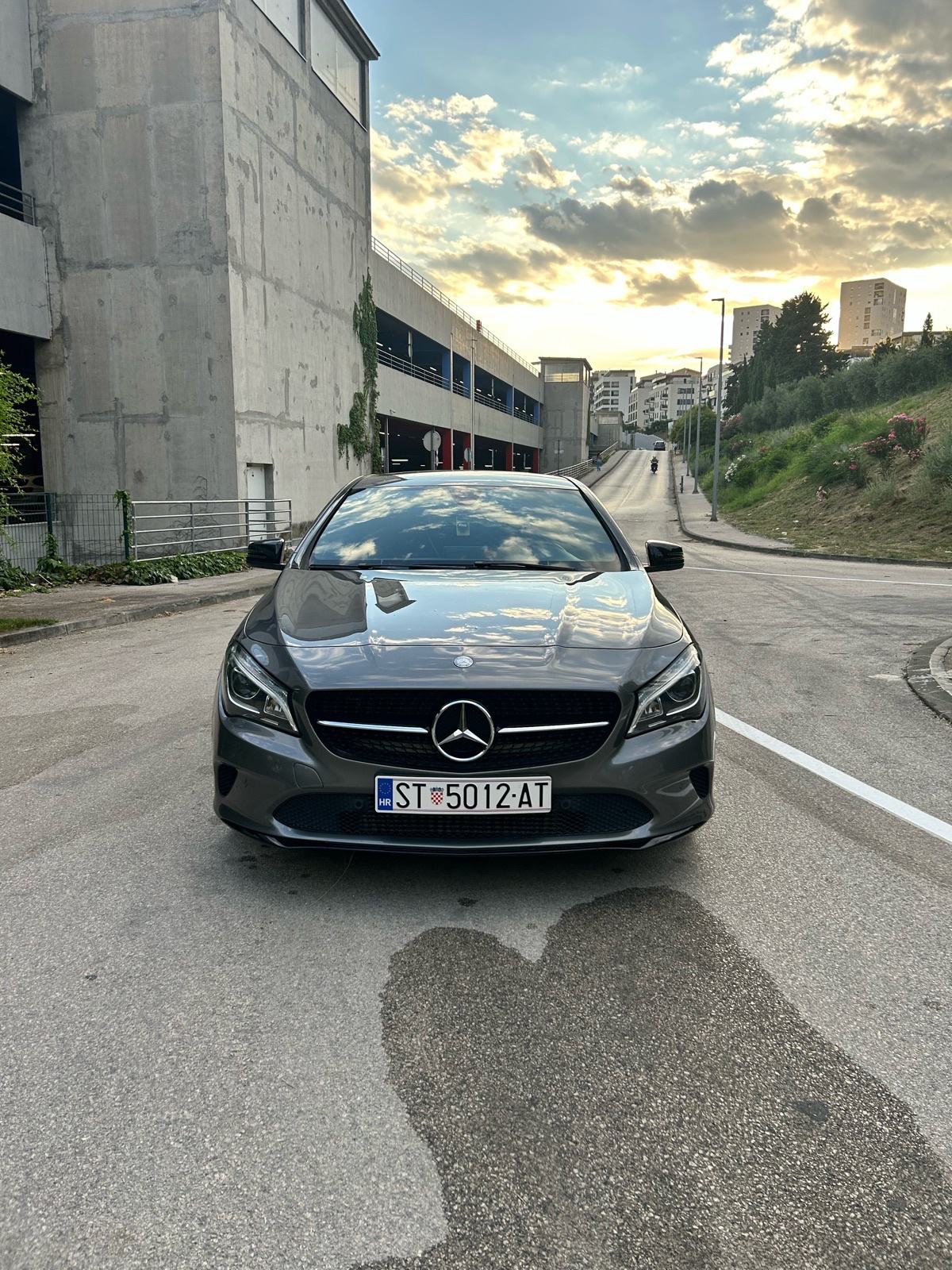 Mercedes-Benz CLA / 180d / 7g- Tronic / Night Package, fotografija 2