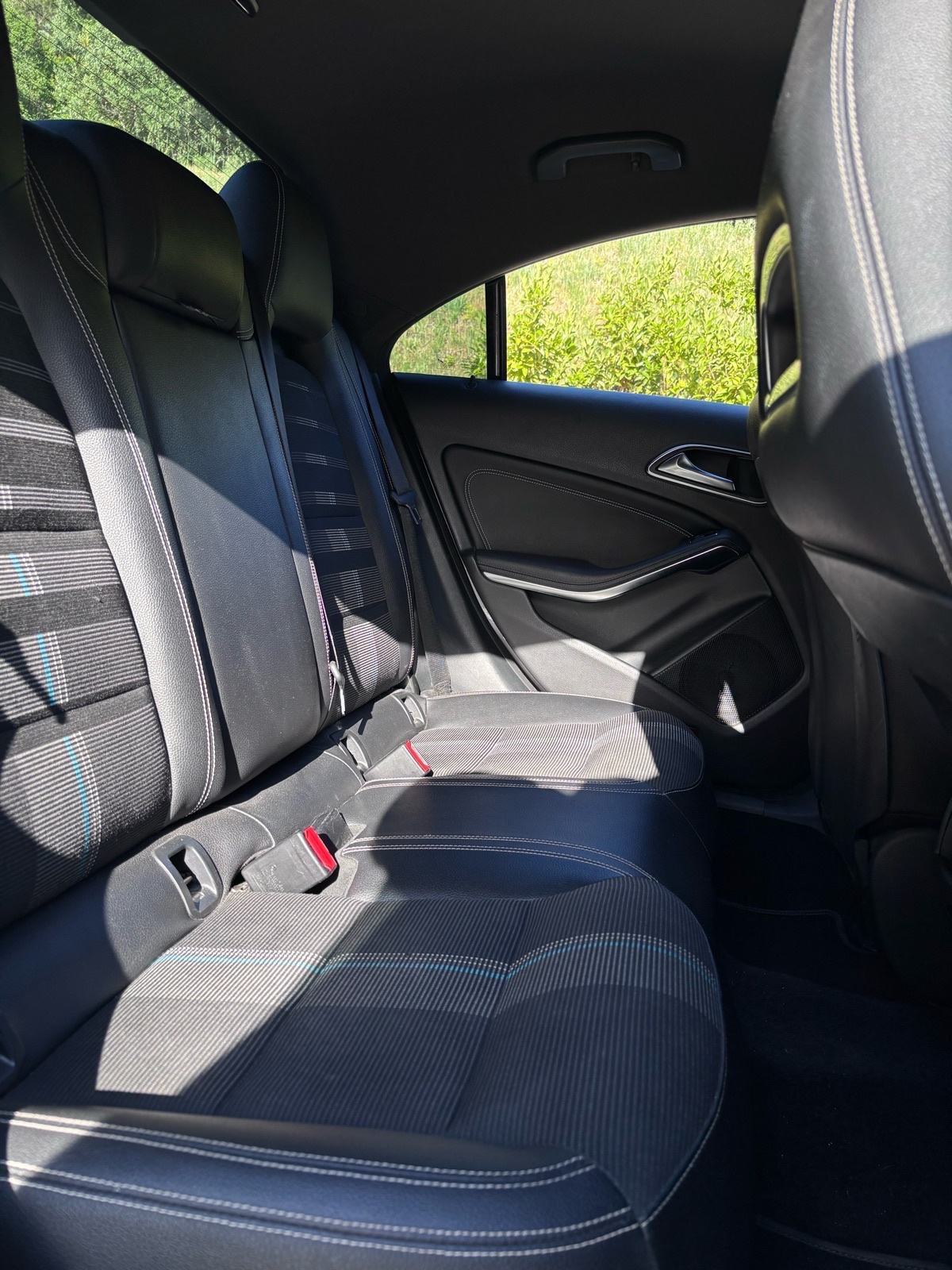 Mercedes-Benz CLA / 180d / 7g- Tronic / Night Package, fotografija 15