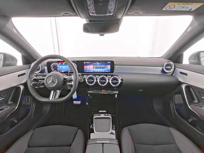 Mercedes-Benz CLA 200 AMG /360 KAMERA /KEYLESS GO PAKET/ 3.580 KM ! !, fotografija 3