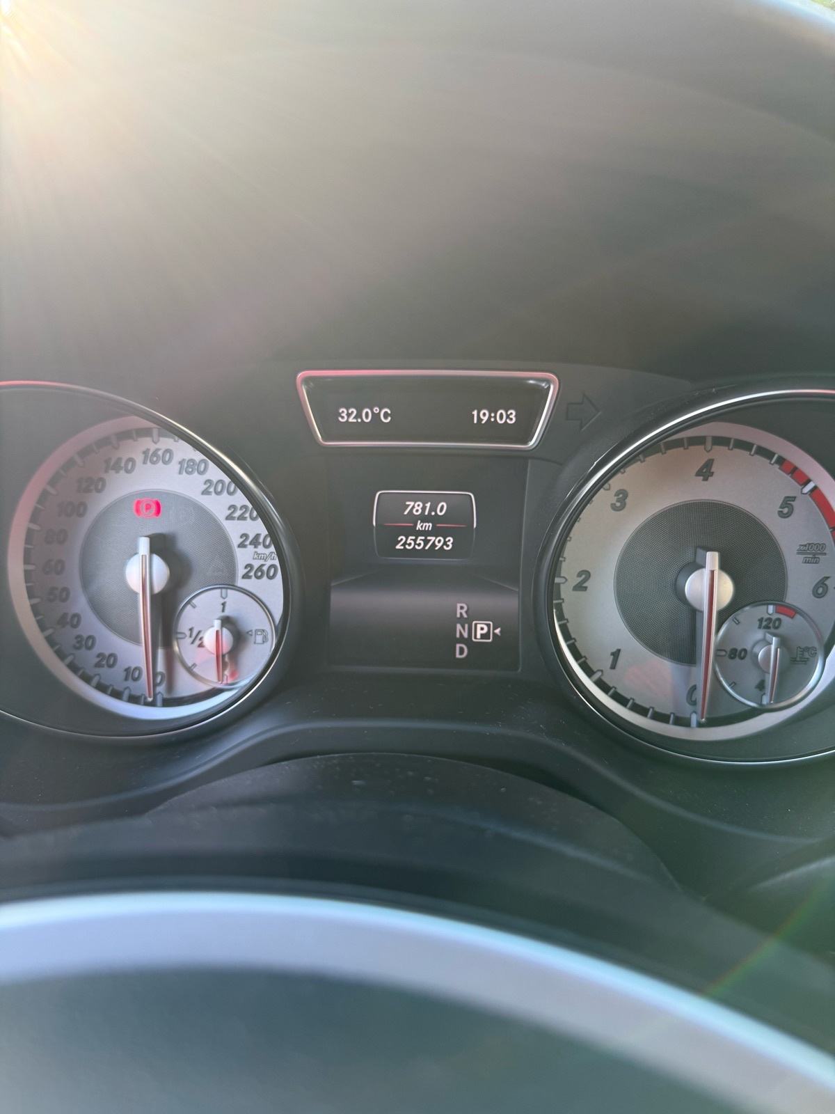 Mercedes-Benz CLA klasa 180 automatik, fotografija 4