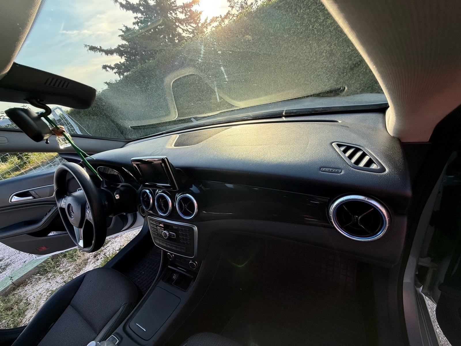 Mercedes-Benz CLA klasa 180 automatik, fotografija 10