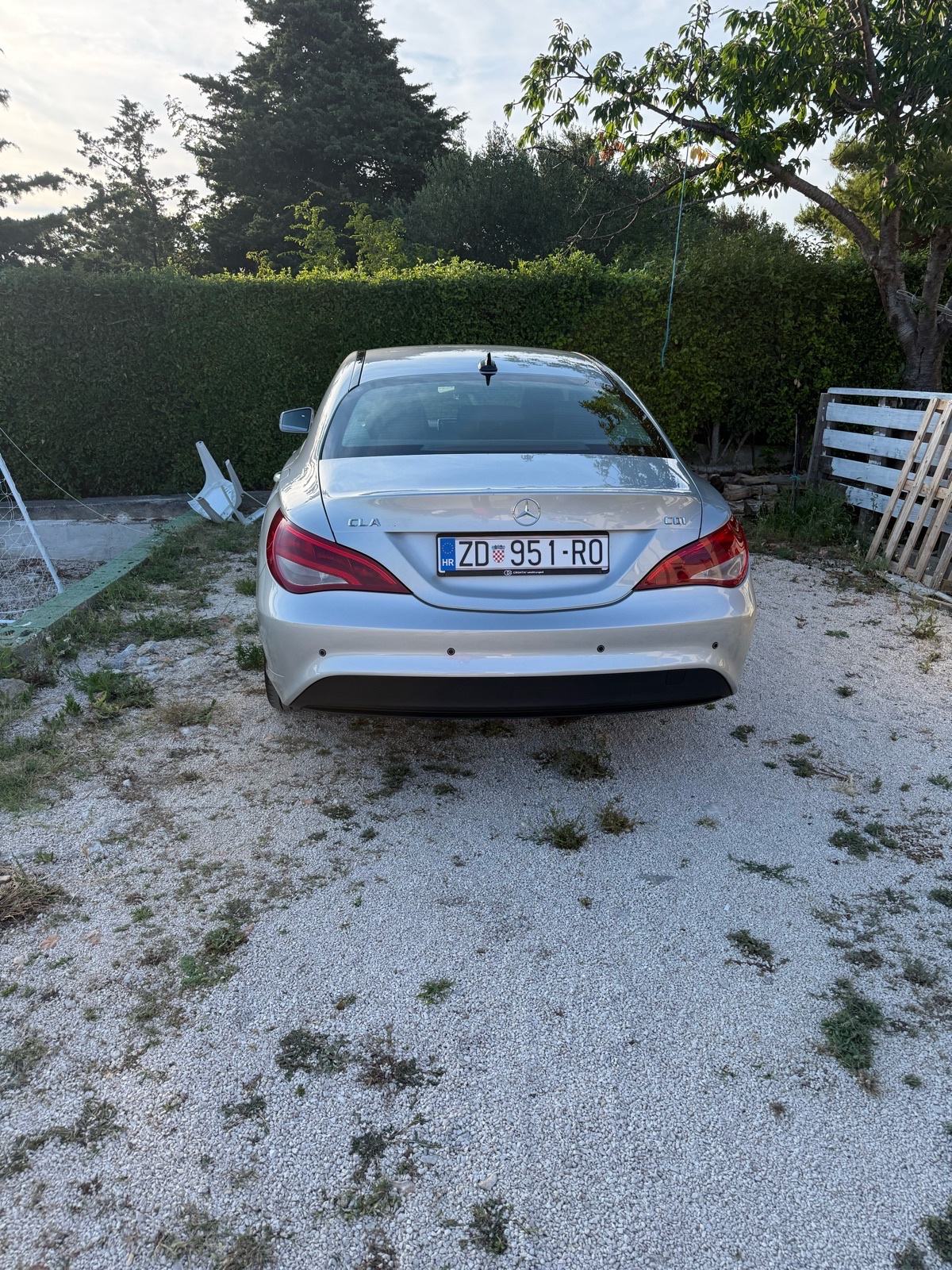 Mercedes-Benz CLA klasa 180 automatik, fotografija 9