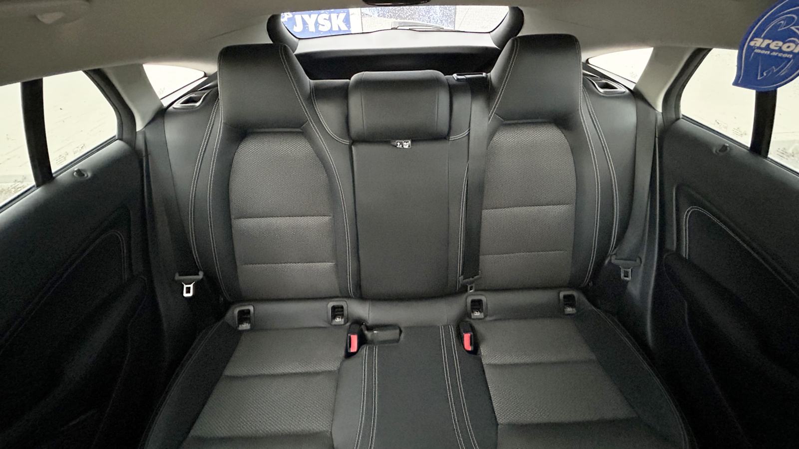 Mercedes-Benz CLA (2017) 180d Shooting Brake 80 kW, 1461 cm3, fotografija 16