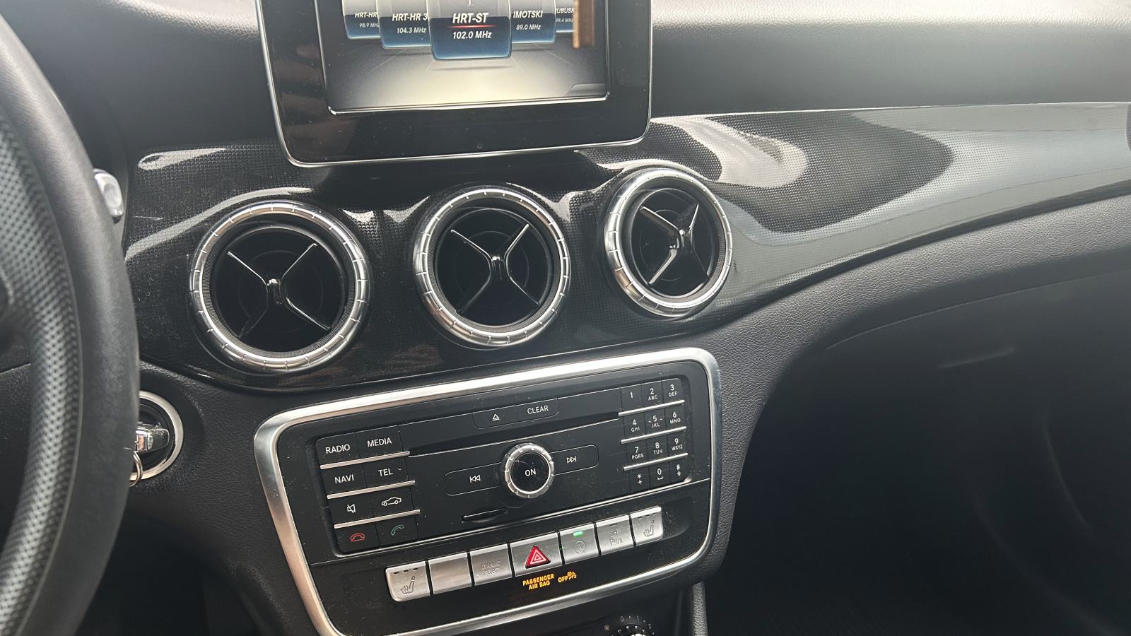 Mercedes-Benz CLA (2017) 180d Shooting Brake 80 kW, 1461 cm3, fotografija 11