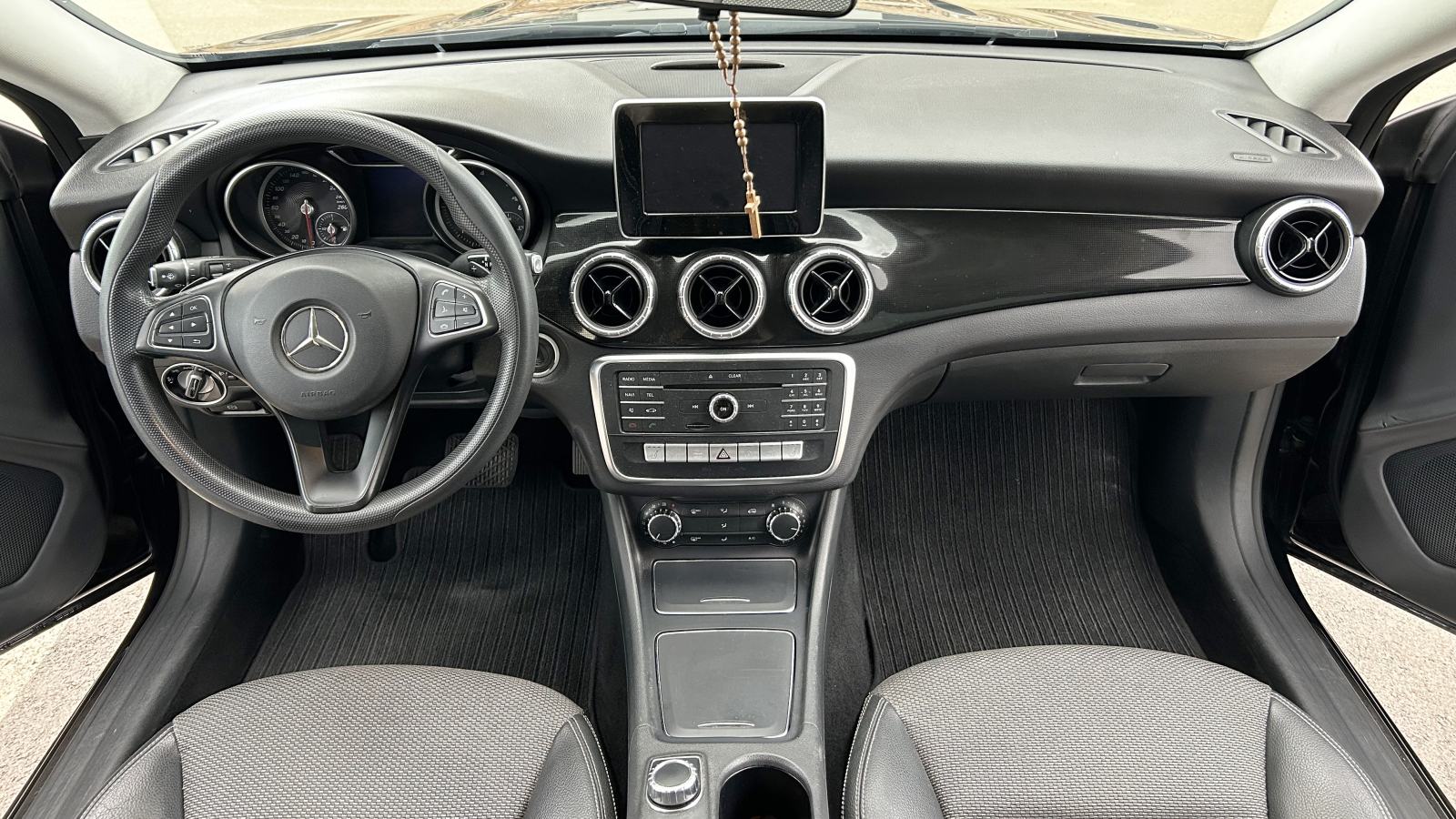 Mercedes-Benz CLA (2017) 180d Shooting Brake 80 kW, 1461 cm3, fotografija 9
