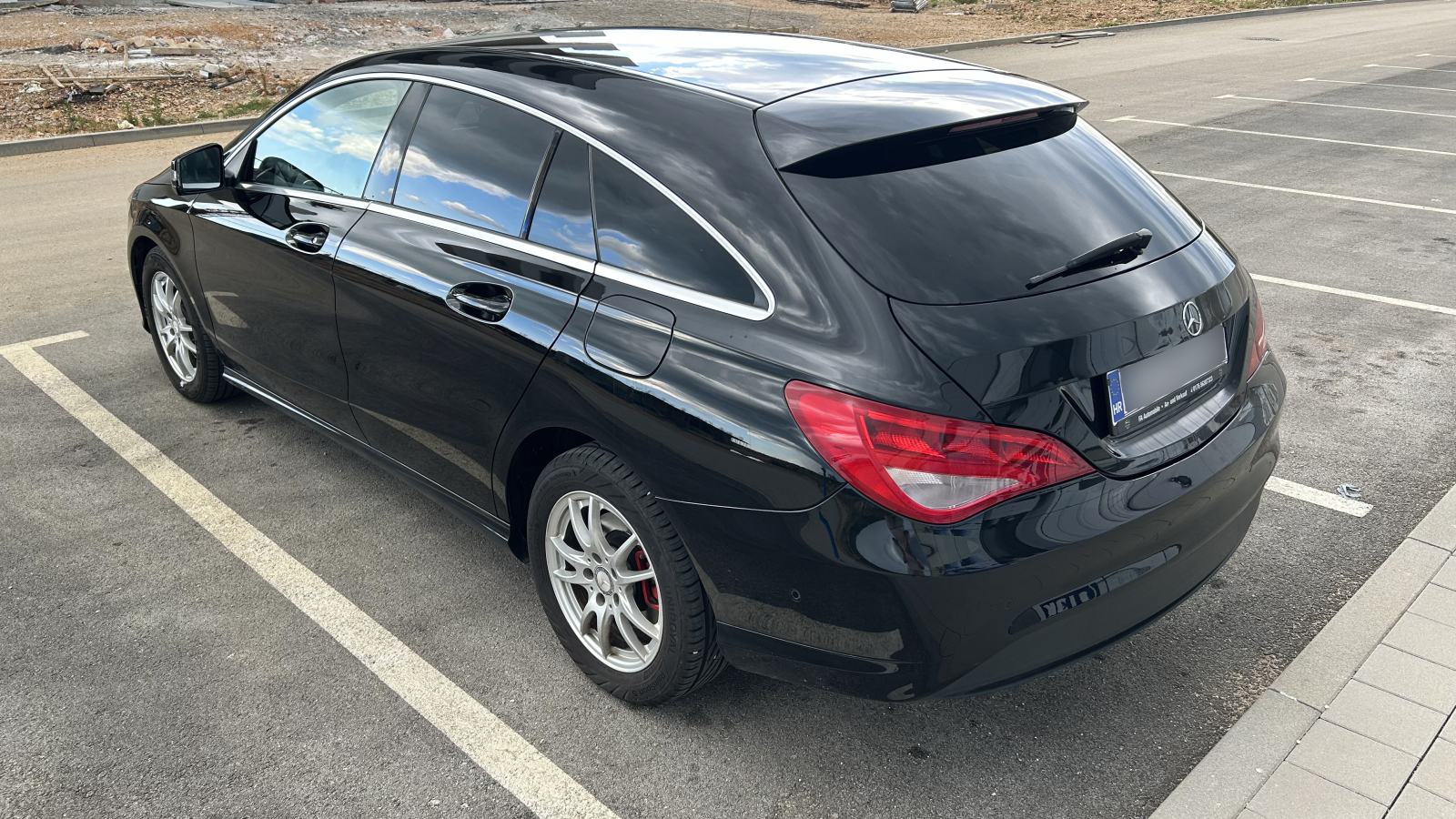 Mercedes-Benz CLA (2017) 180d Shooting Brake 80 kW, 1461 cm3, fotografija 4