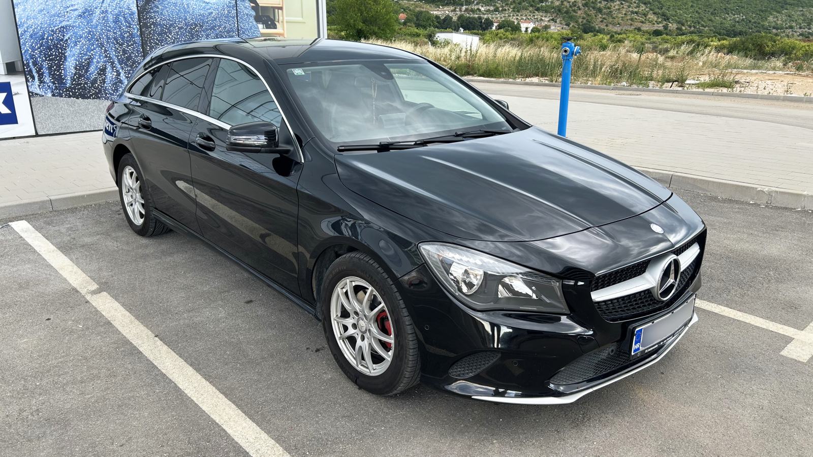 Mercedes-Benz CLA (2017) 180d Shooting Brake 80 kW, 1461 cm3, fotografija 8
