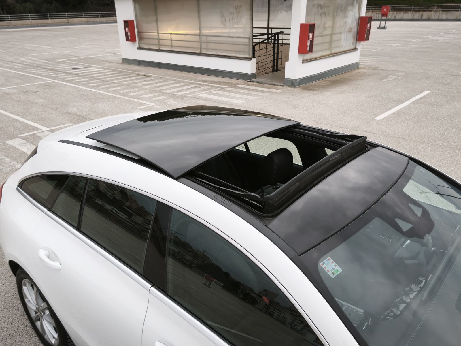 Mercedes-Benz CLA 180 d SB, 360°kamera, automatik, panorama krov, fotografija 10
