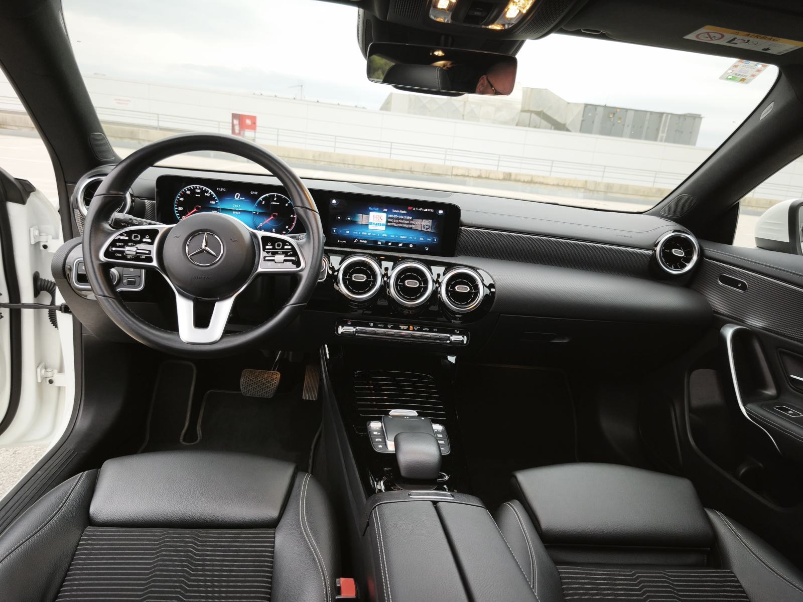 Mercedes-Benz CLA 180 d SB, 360°kamera, automatik, panorama krov, fotografija 19