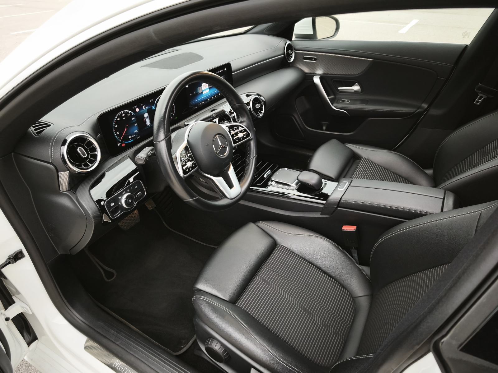 Mercedes-Benz CLA 180 d SB, 360°kamera, automatik, panorama krov, fotografija 17