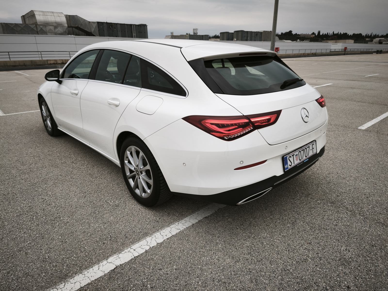 Mercedes-Benz CLA 180 d SB, 360°kamera, automatik, panorama krov, fotografija 6