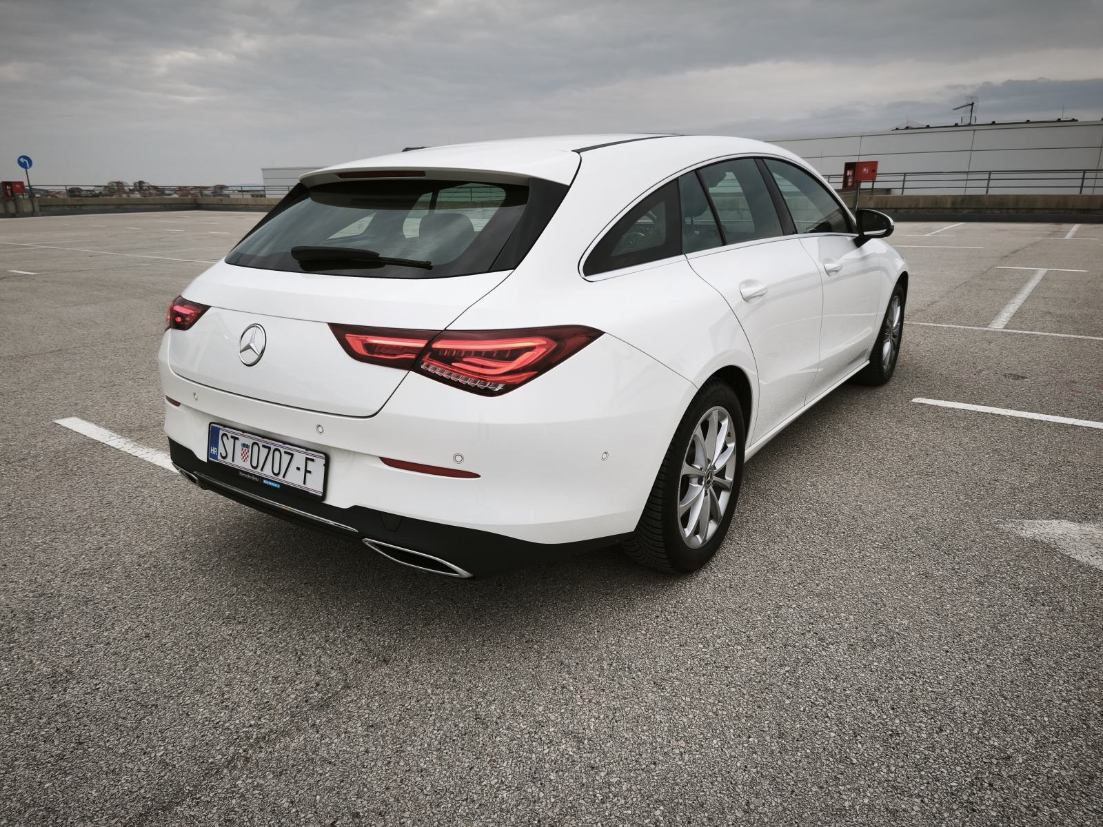 Mercedes-Benz CLA 180 d SB, 360°kamera, automatik, panorama krov, fotografija 4