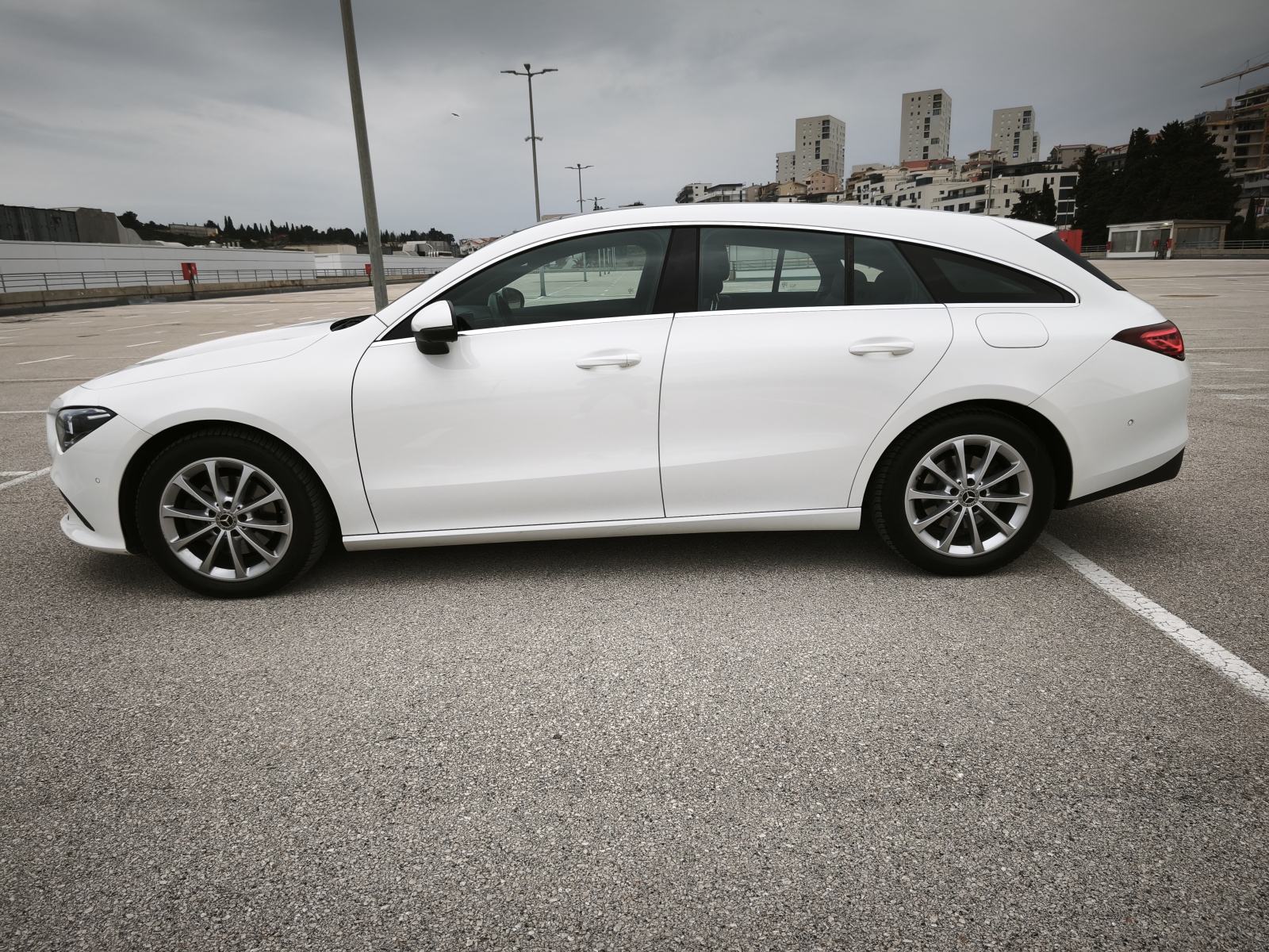 Mercedes-Benz CLA 180 d SB, 360°kamera, automatik, panorama krov, fotografija 7