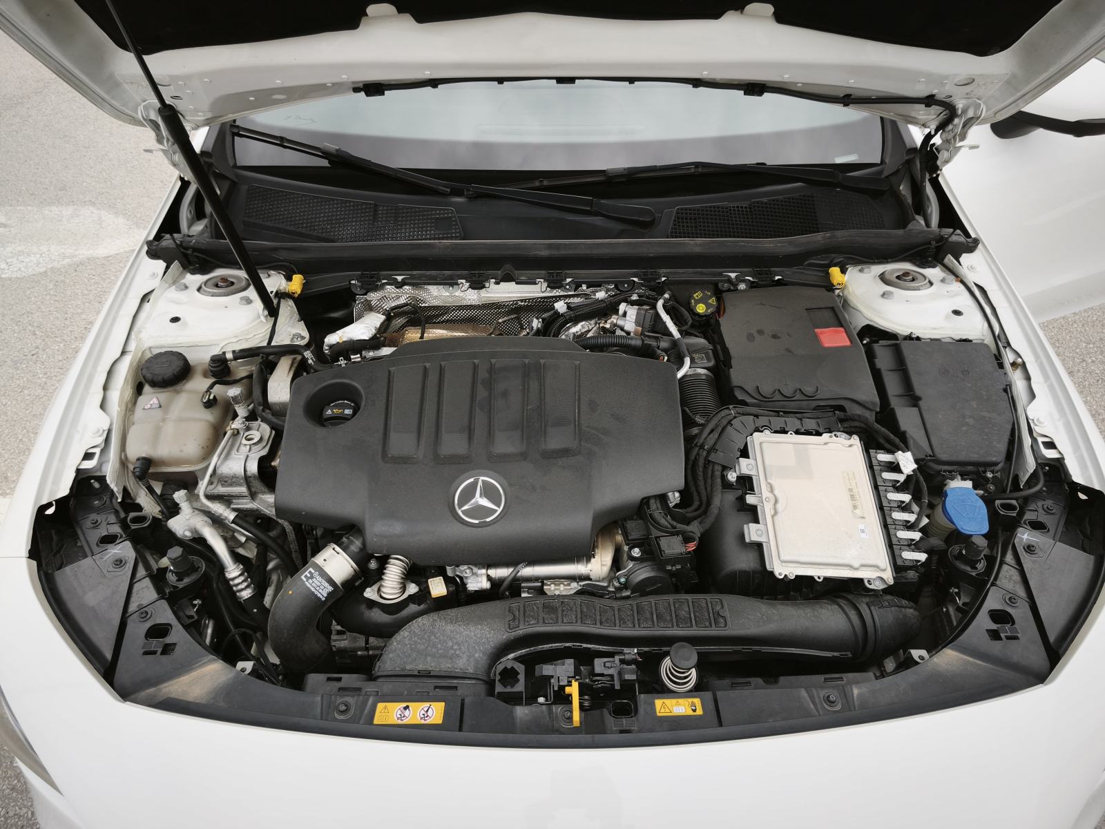 Mercedes-Benz CLA 180 d SB, 360°kamera, automatik, panorama krov, fotografija 20