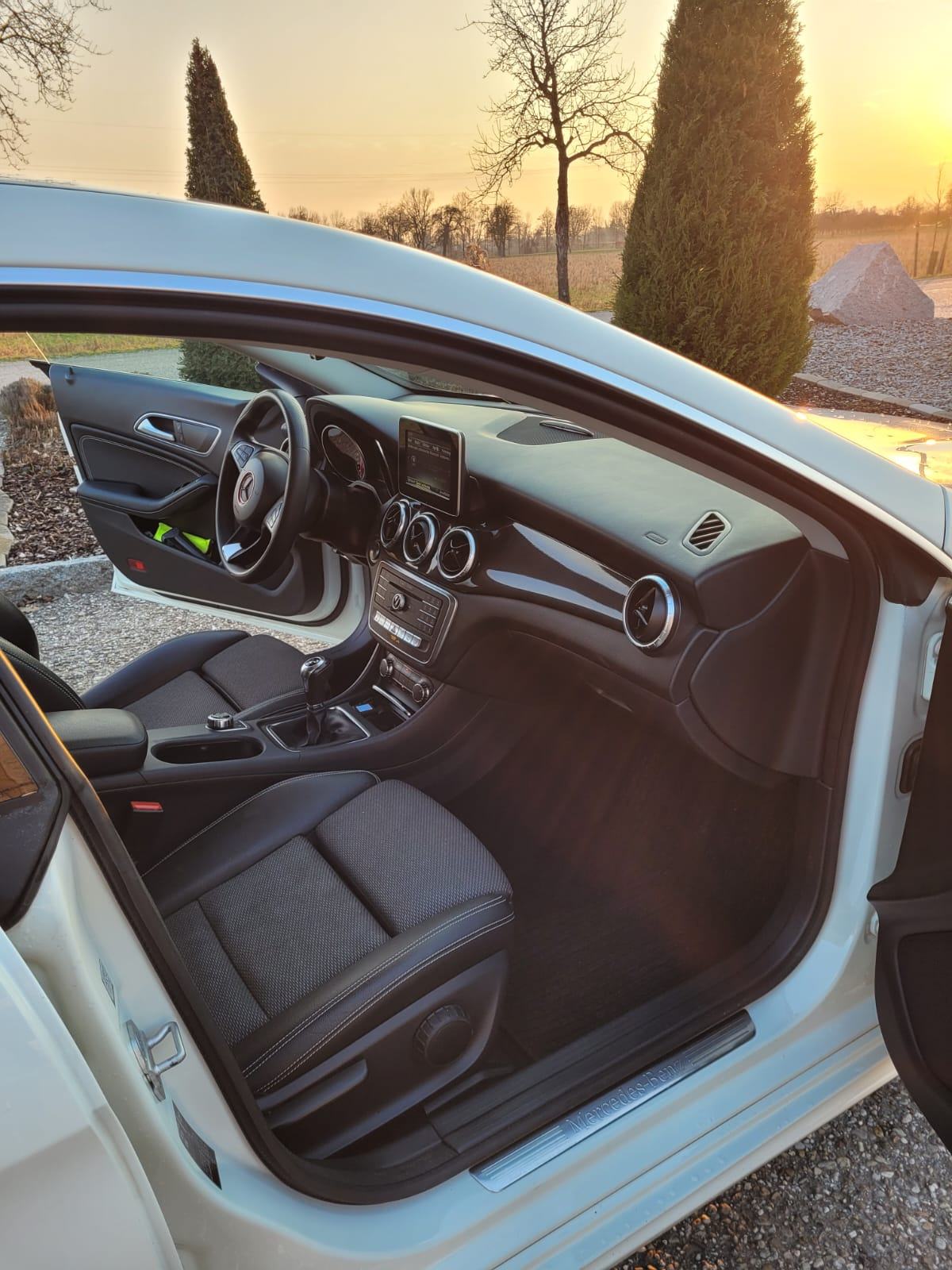 Mercedes-Benz CLA klasa 180d AMG, fotografija 1
