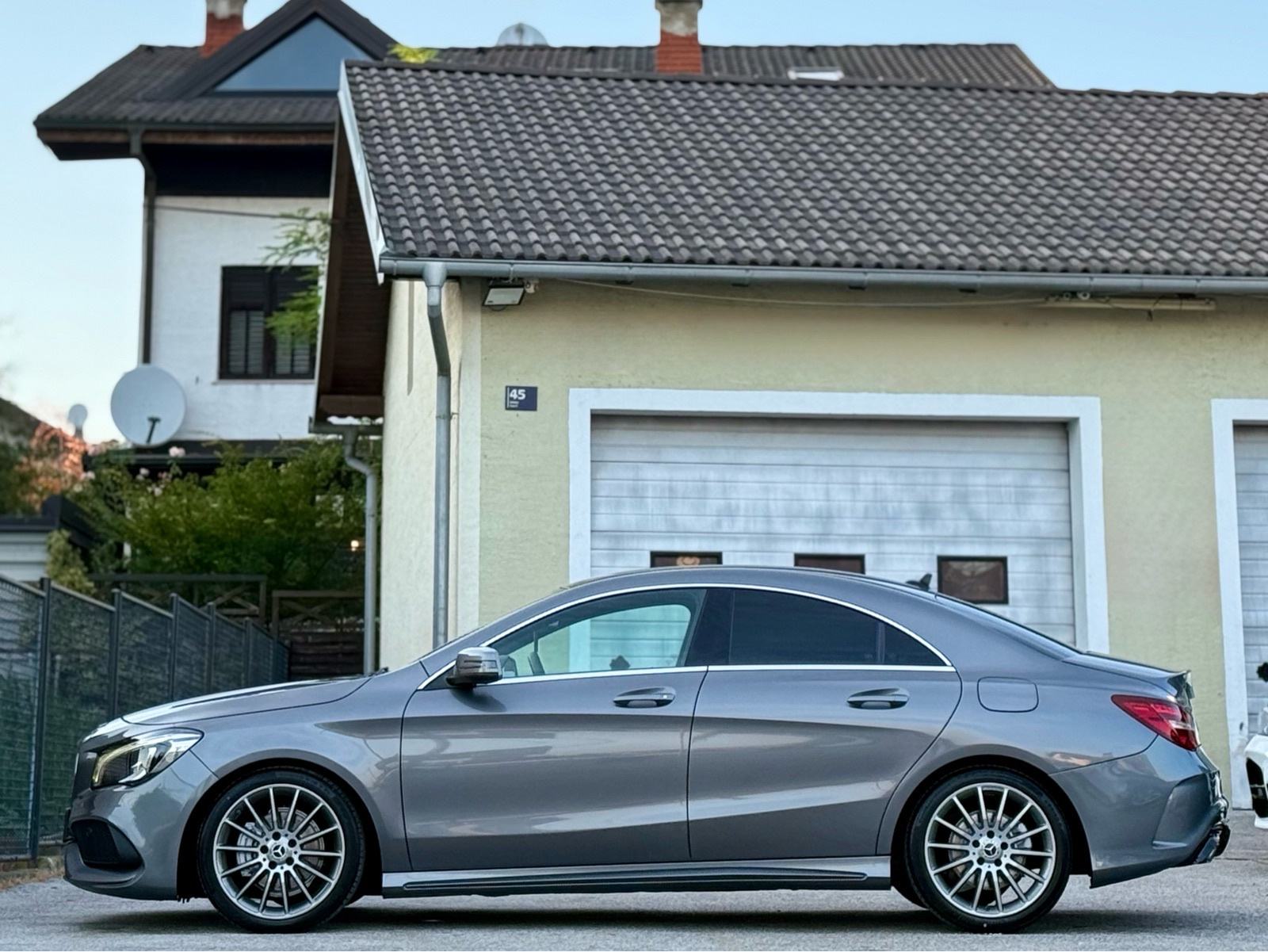 Mercedes-Benz CLA klasa 200 d *AUTOMATIK*AMG*EXCLUSIVE*ILS*AMBIENT*NAV, fotografija 7