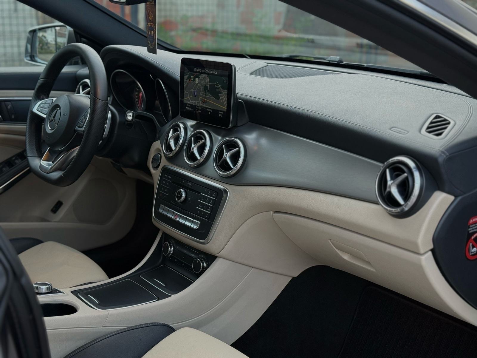 Mercedes-Benz CLA klasa 200 d *AUTOMATIK*AMG*EXCLUSIVE*ILS*AMBIENT*NAV, fotografija 12