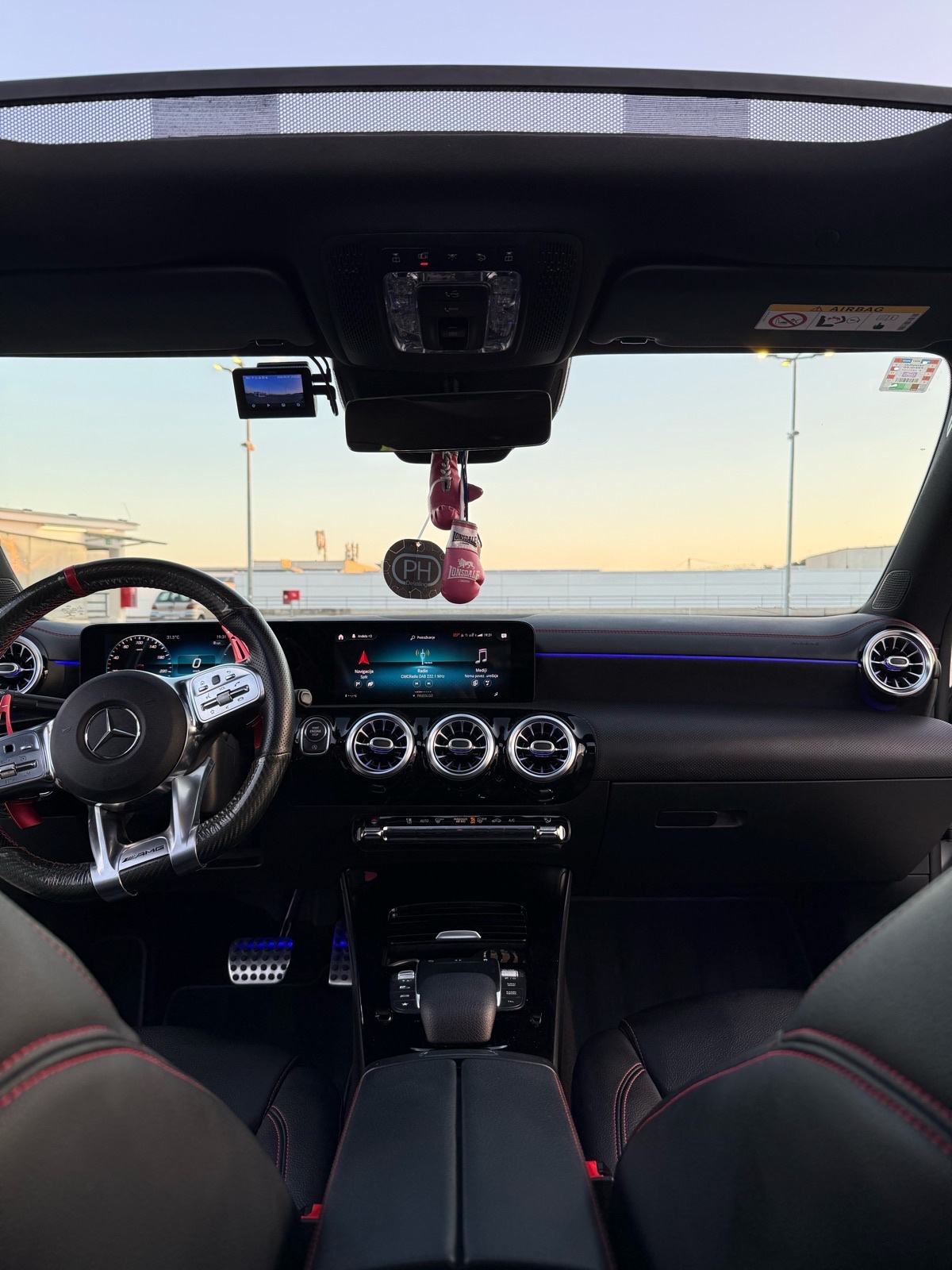 Mercedes-Benz CLA 200 d AMG automatik, fotografija 10