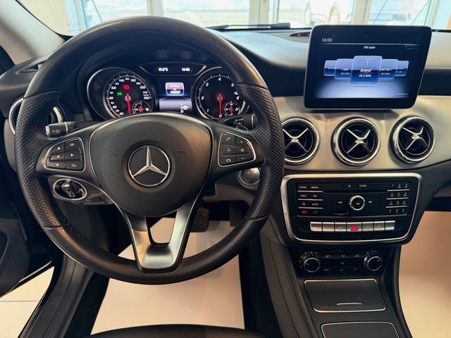 Mercedes-Benz CLA klasa 200 d ***ODLIČAN***, fotografija 15